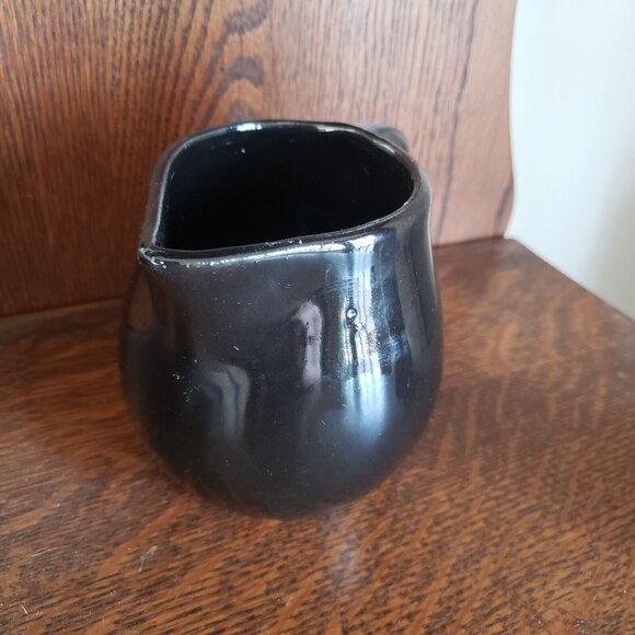 Antique‎ Vintage Black Glazed Primitive Farmhouse Ceramic Crock Pitcher - Picture 2 of 8